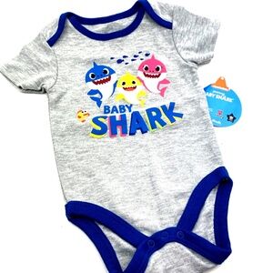 Baby Shark Bodysuit Size 6/9m Boys Gray Snap buttons Pinkfong Infants Children